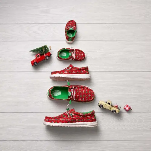 HEYDUDE Wally Youth Holiday Sweater – Red/Green online